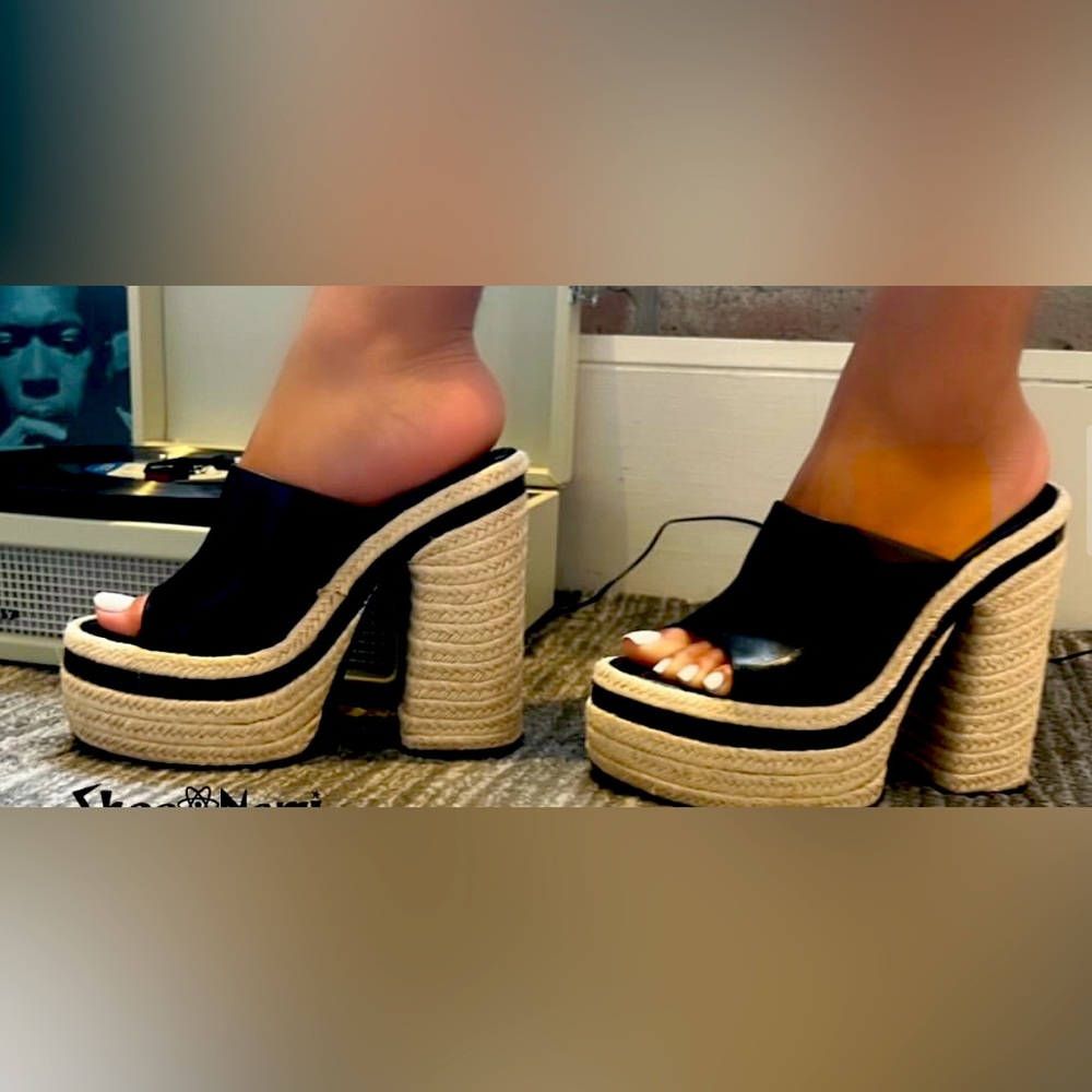 Black block heel